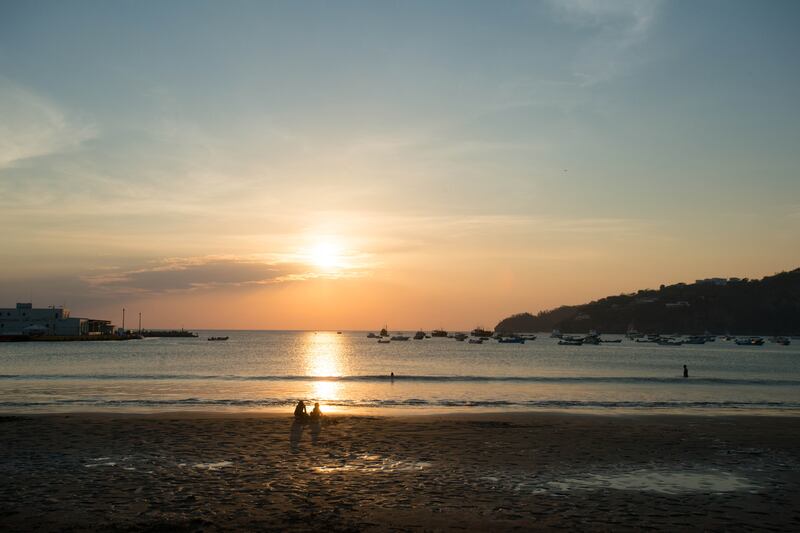 galleries/2013/06/03/13-stunning-sunsets-around-the-world-photos/130531-hotel-victoriano_diuhek