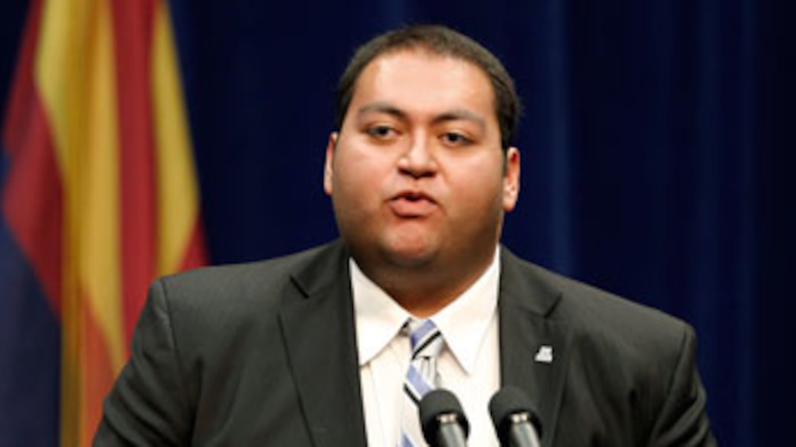 cheats/2011/04/24/giffords-hero-intern-loses-student-election/daniel-hernandez_hqgfji