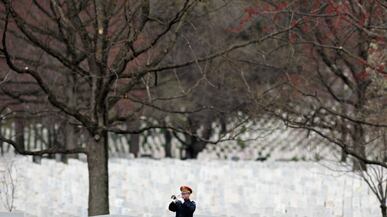 articles/2011/05/29/memorial-day-how-the-iraq-generation-is-making-it-a-younger-holiday/chennelly-memorial-day_183639_mmcpox