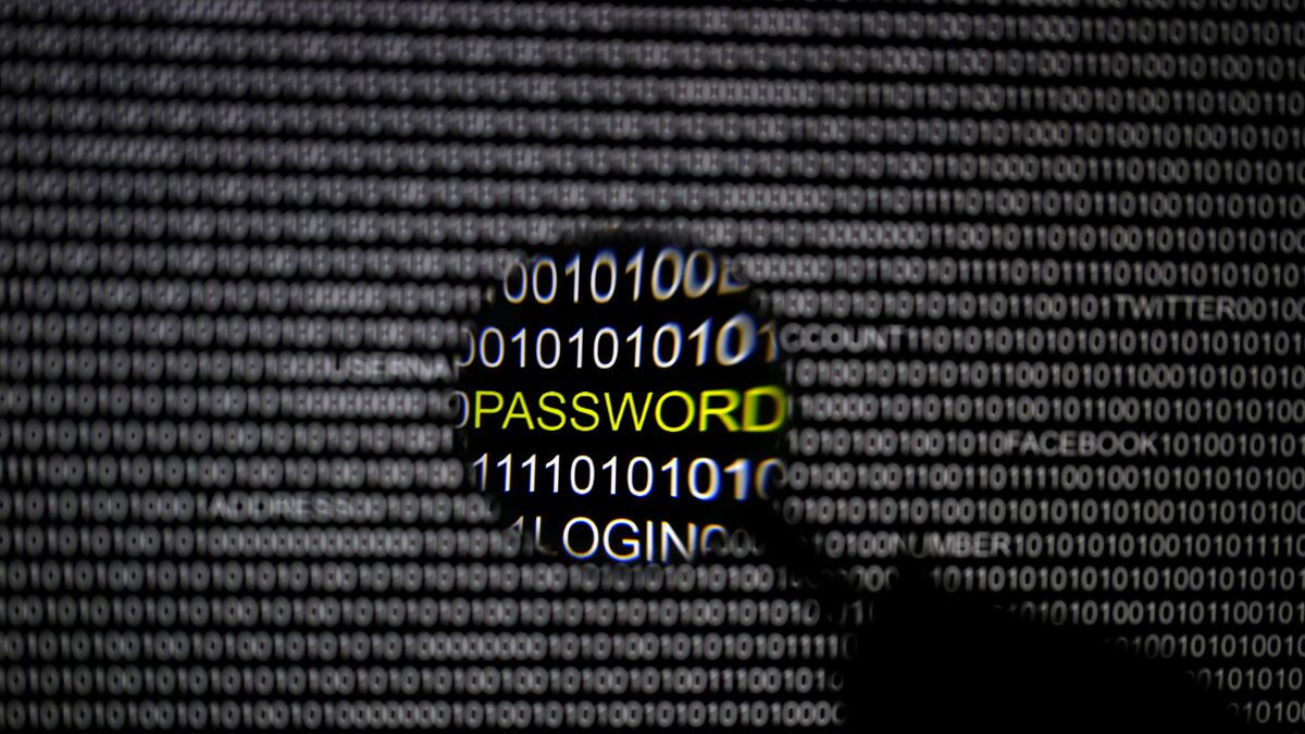 cheats/2014/11/10/gov-workers-ruining-10b-cybersecurity/141110-cybyer-scams-cheat_sl807x