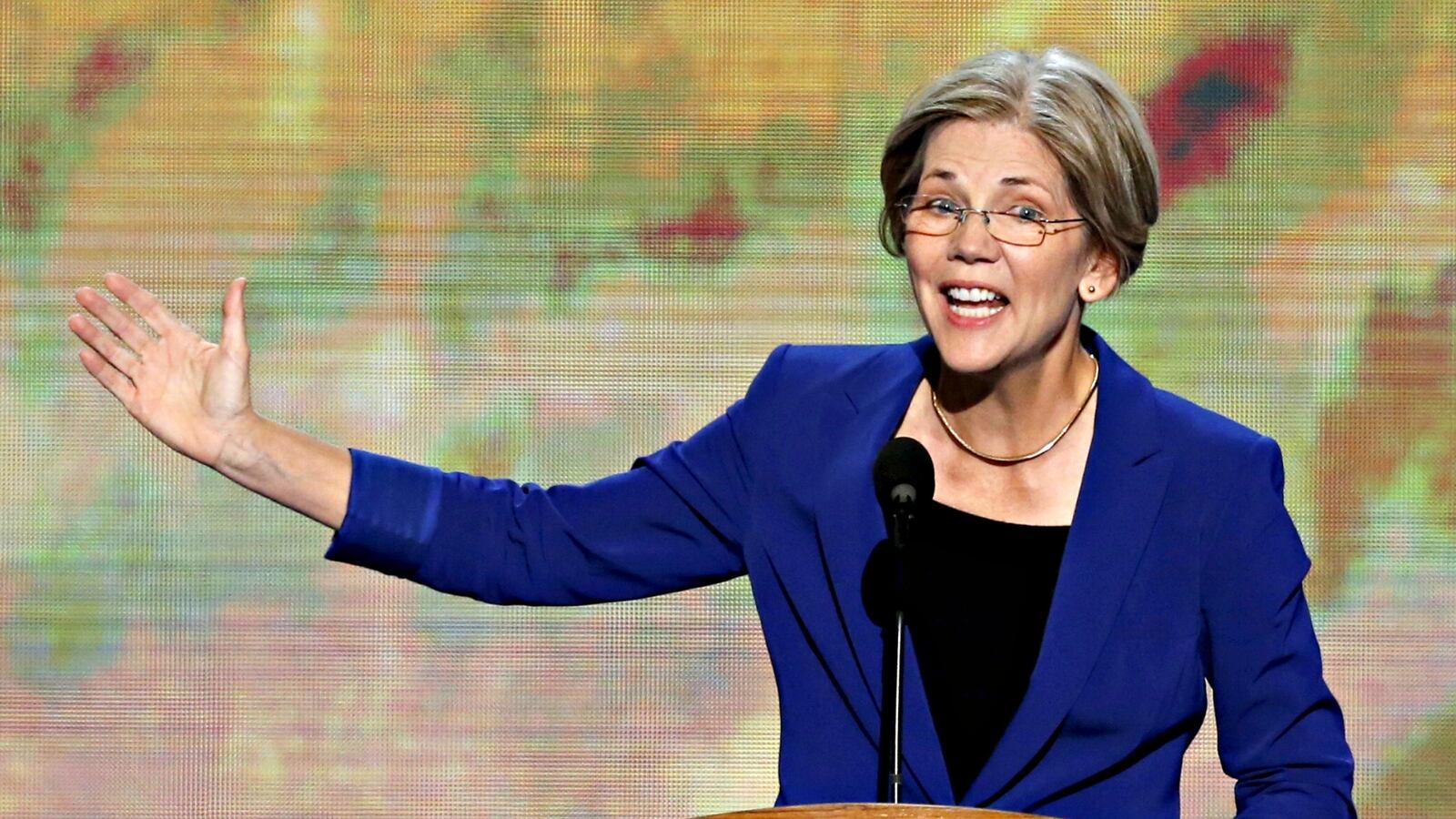 cheats/2016/12/01/elizabeth-warren-backs-scott-brown-for-va-secretary/161201-elizabeth-warren-cheat_gpcmps