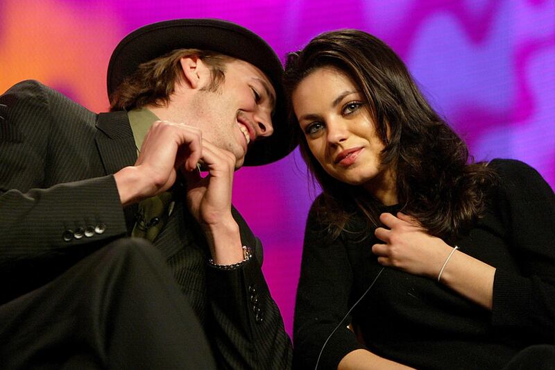 galleries/2010/08/23/on-set-romance/on-set-romance-kutcher-kunis_s33nqg