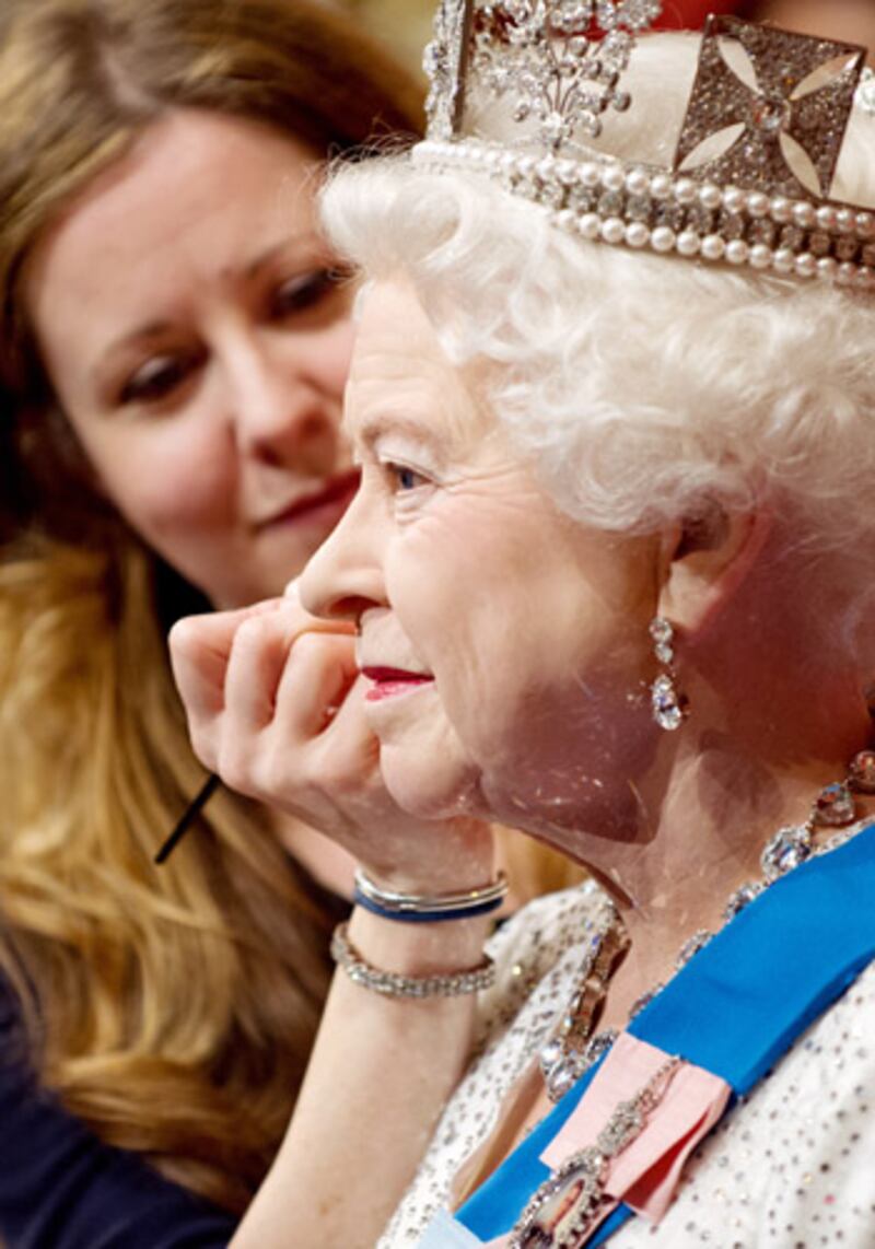 articles/2012/05/14/amazingly-lifelike/queen-wax2_mijgn3