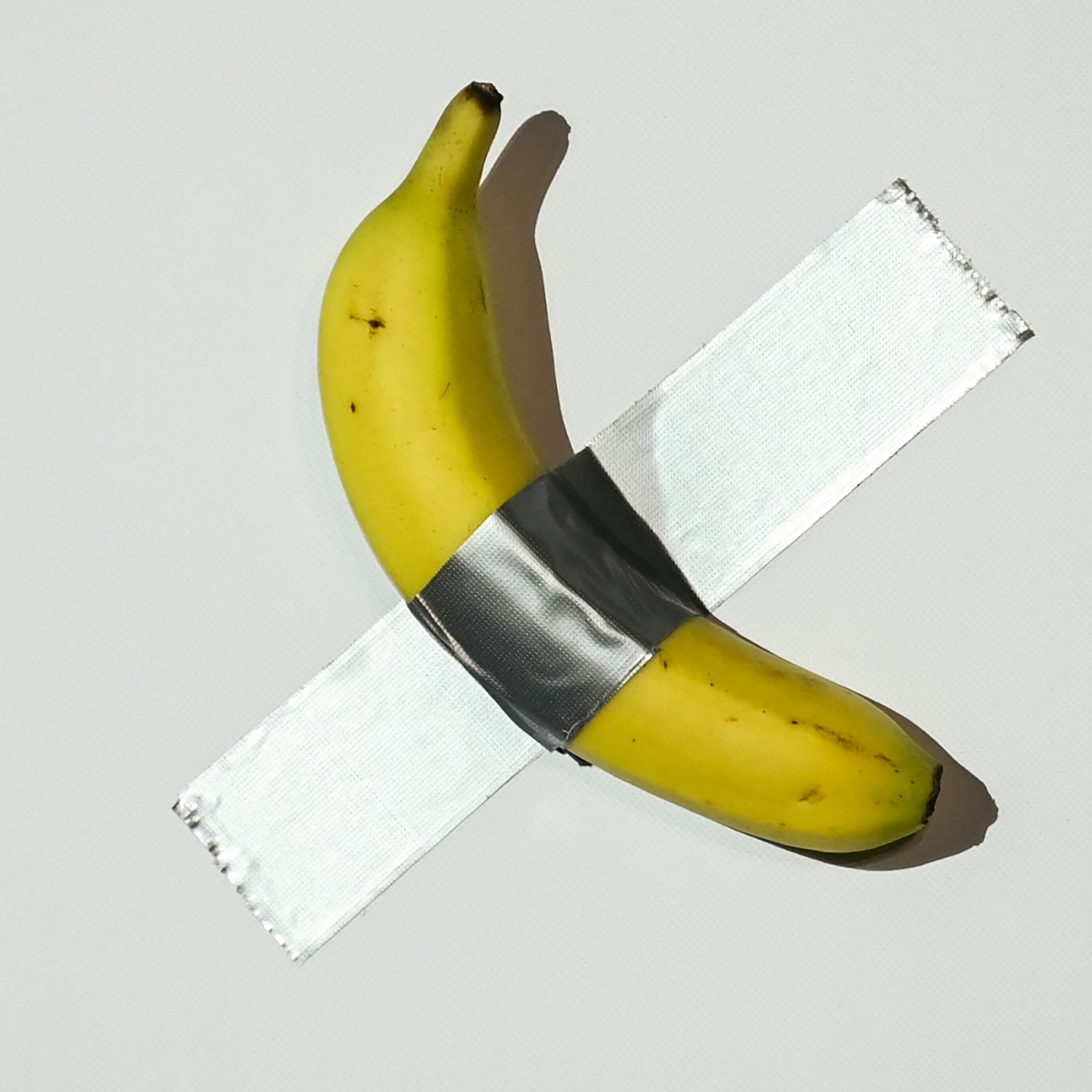 Rogue Gallery Visitor Eats $6M Banana Artwork