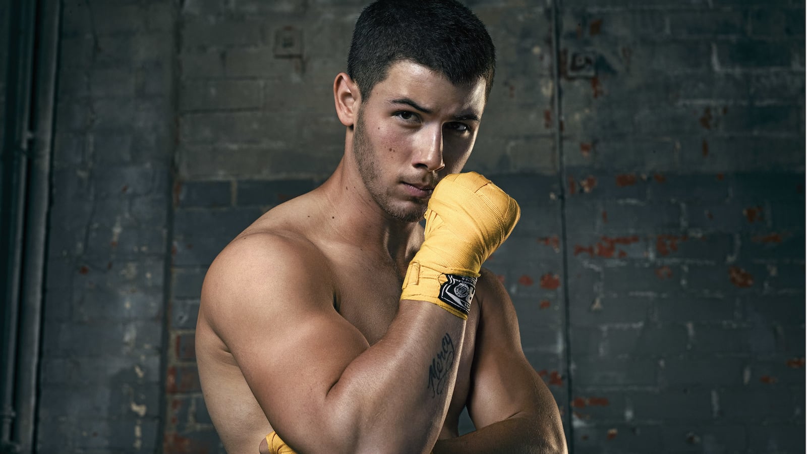 articles/2014/10/08/nick-jonas-is-all-grown-up-clutching-his-penis-and-everything/141007-fallon-jonas-tease_shp4mb