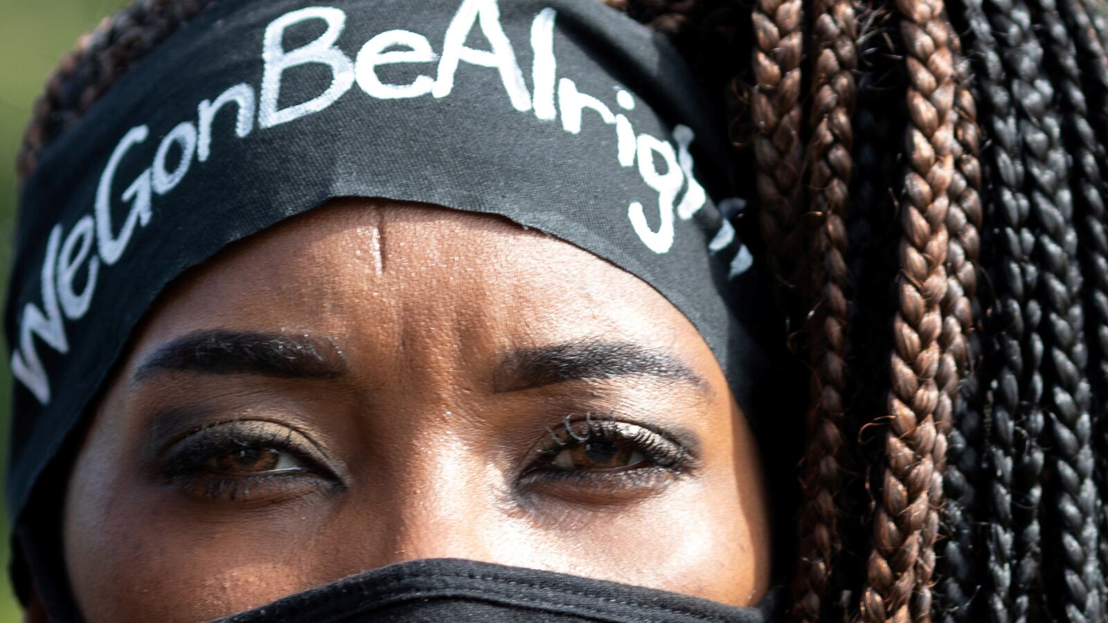 2020-08-02T041055Z_69237315_RC2E5I9AG731_RTRMADP_3_GLOBAL-RACE-PROTESTS-PORTLAND_m18qlp