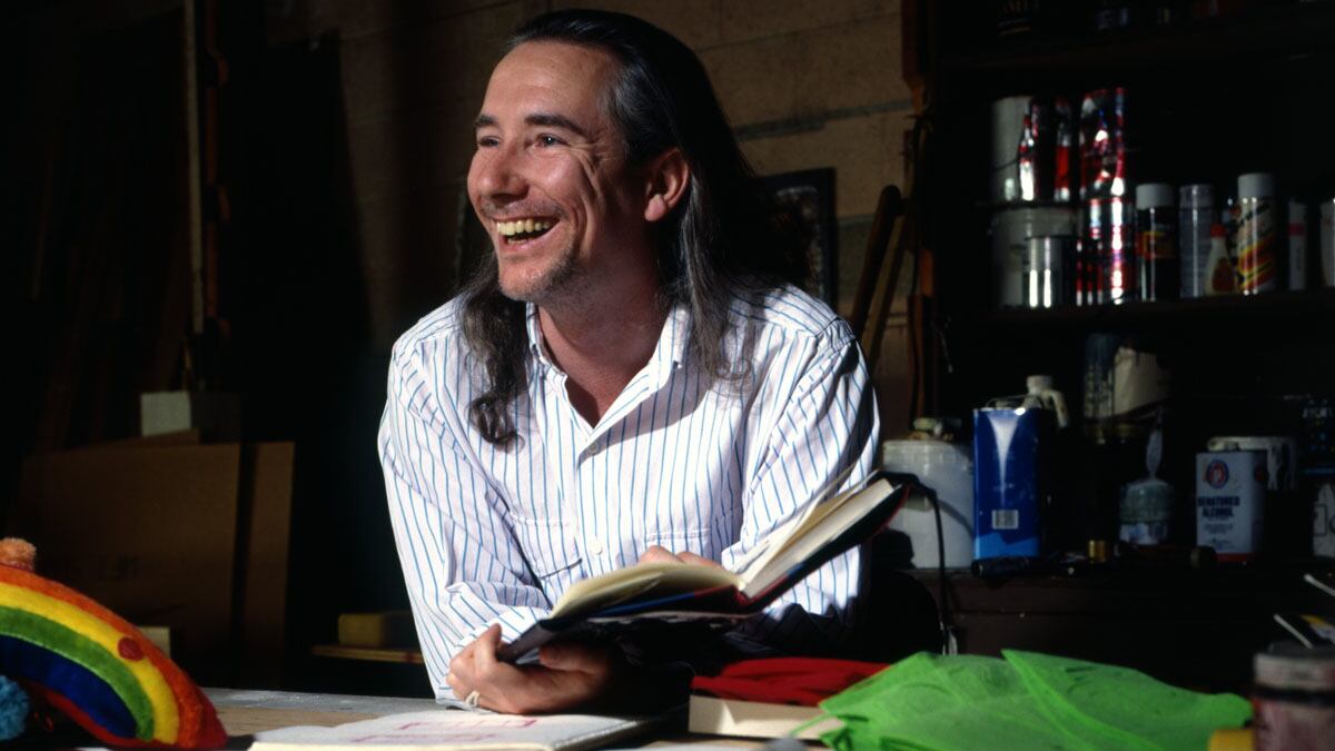 galleries/2012/02/01/artist-mike-kelley-dead/artist-mike-kelley_q8vrtc