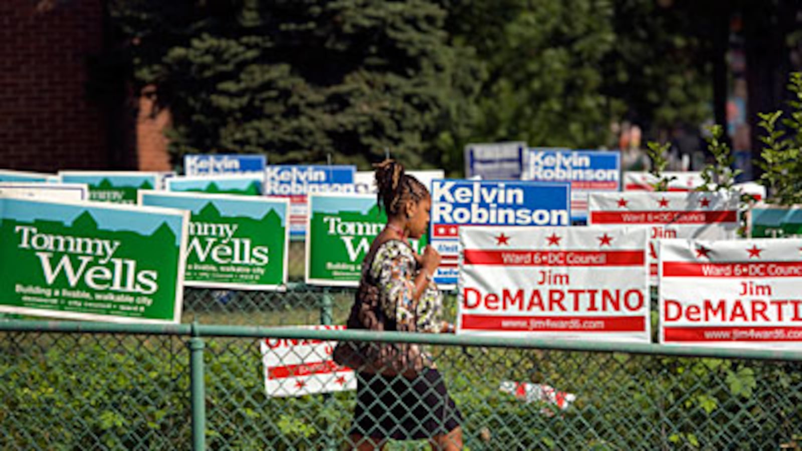 articles/2010/09/13/what-to-watch-in-tuesdays-primaries/tdb-election-primaries_126521_kcyise