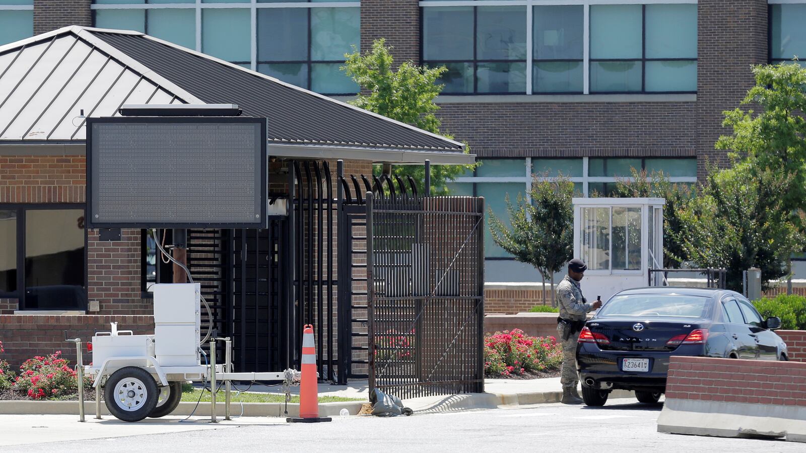 2016-06-30T120000Z_880058920_S1AETMXKCVAA_RTRMADP_3_MARYLAND-BASE_zukaqv