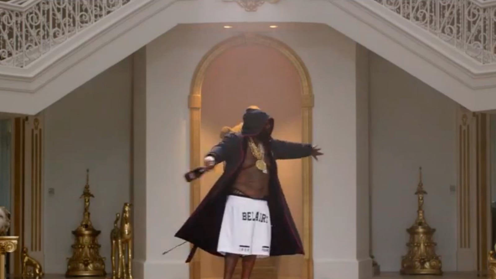 articles/2015/10/02/watch-rick-ross-twirl-on-a-hoverboard/20151002-ross-joiner_shhzp5