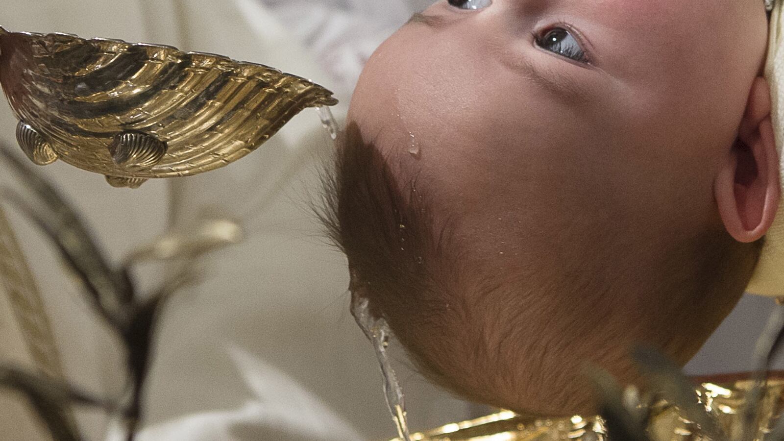 2016-01-10T000000Z_2043231471_GF20000090425_RTRMADP_3_POPE-BAPTISM_otexec