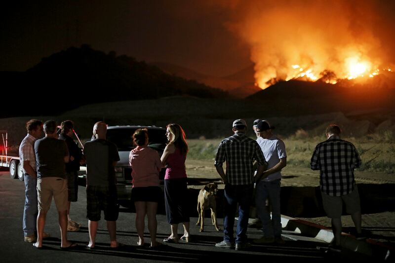 galleries/2014/05/15/wildfires-ravage-southern-california-photos/140715-cali-fires-gal03_mo96li
