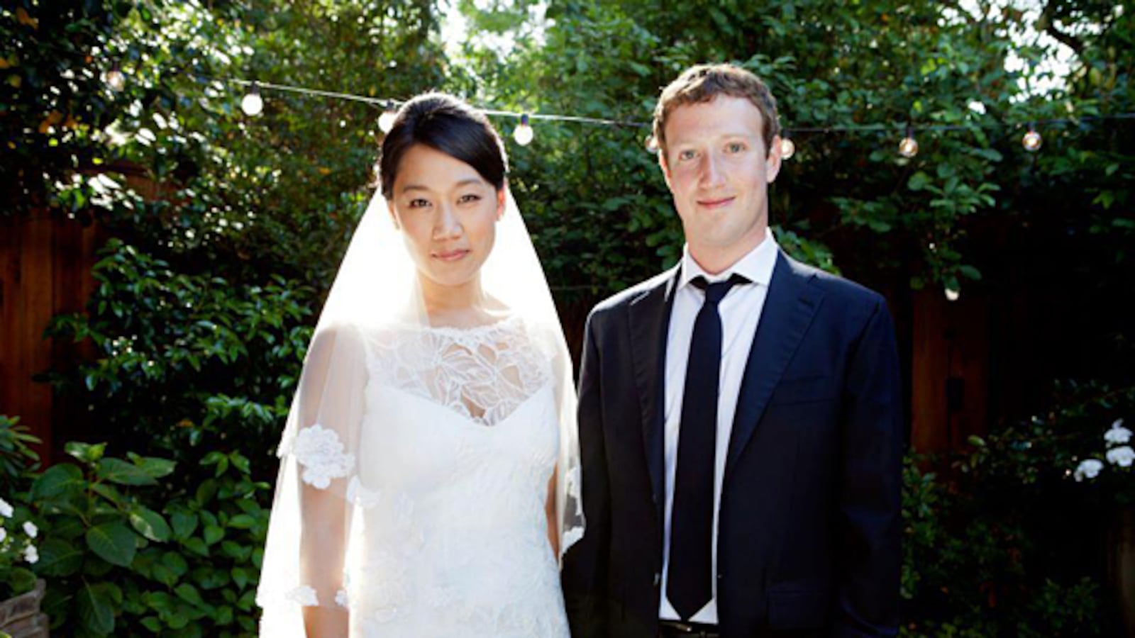 articles/2012/05/21/mark-zuckerberg-priscilla-chan-s-wedding-calculus/zuckerberg-chan-wedding-dana_cerhaq