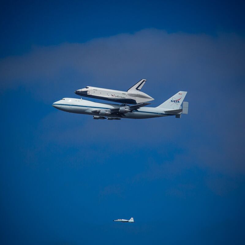 galleries/2012/04/27/shuttle-enterprise-flies-over-new-york-photos/space-shuttle-intrepid-1_wwbsf6