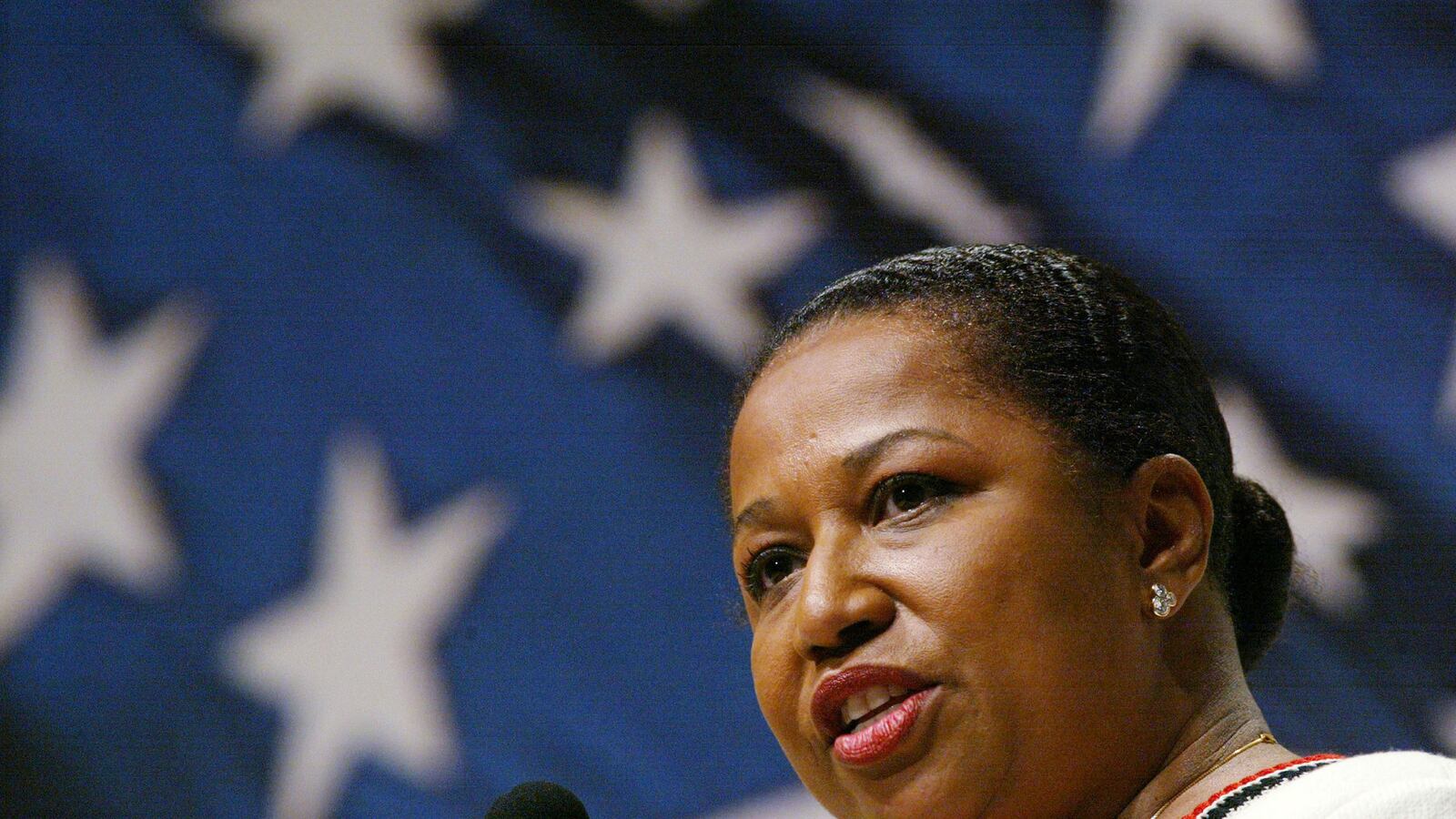 articles/2015/08/23/the-women-who-ran-before-hillary-and-carly/150822-warren-president-tease_dtyqpf