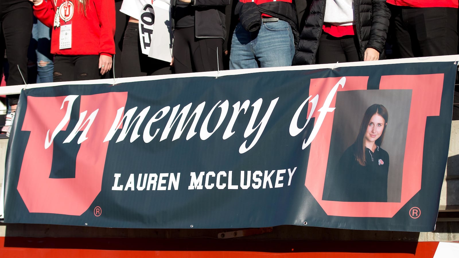 2018-11-11T025139Z_1301132699_NOCID_RTRMADP_3_NCAA-FOOTBALL-OREGON-AT-UTAH_tqebdf