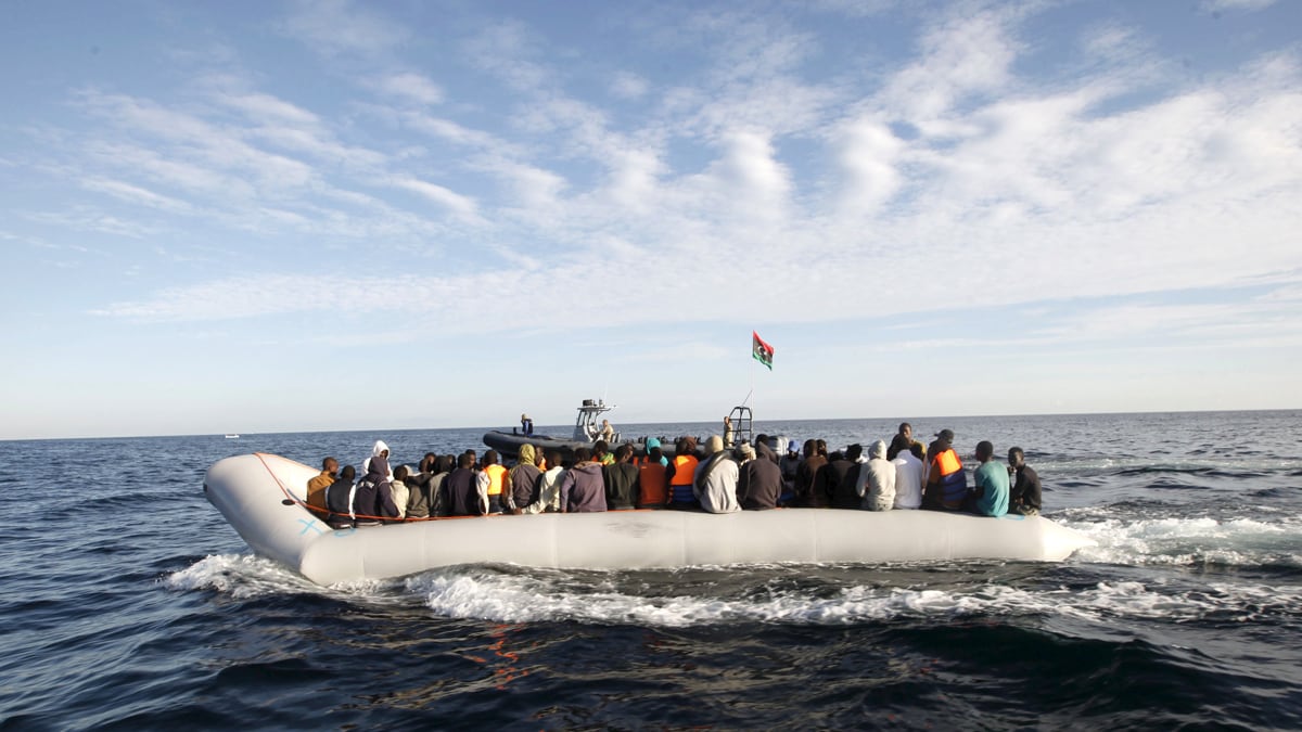 cheats/2015/09/29/500-000-entered-europe-by-boat-in-2015/150929-migrants-cheat_l4yt0w