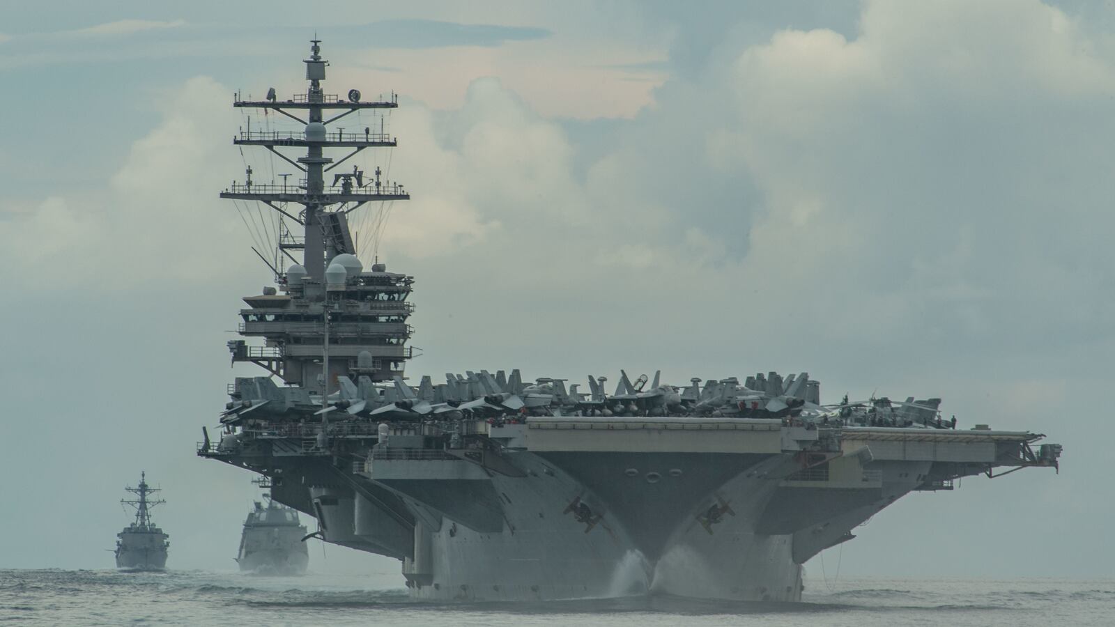 2020-09-01T105924Z_1239862361_RC2MPI918C1U_RTRMADP_3_USA-CHINA-BOMBERS_fveuvi