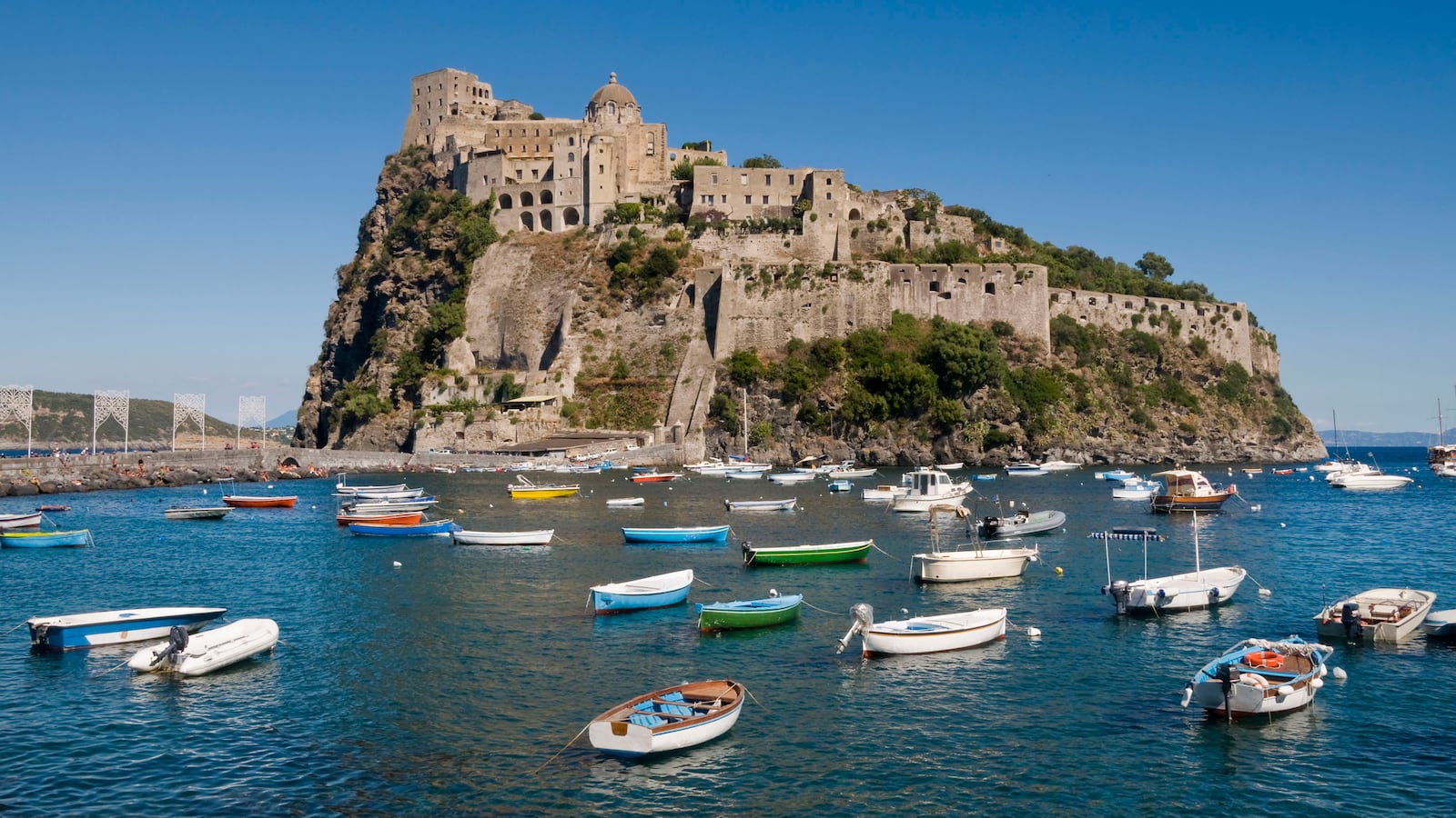 210513-carcaterra-ischia-tease_stxauh