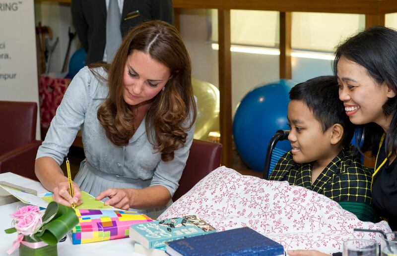 galleries/2012/09/22/the-best-of-prince-william-kate-s-jubilee-south-pacific-visit-photos/will-kate-tour-22_xtiyml