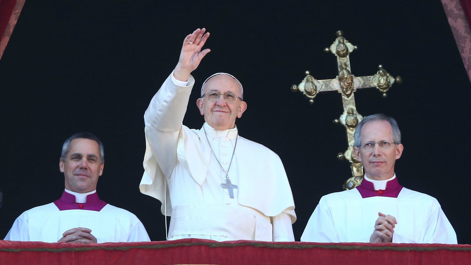 171225-pope-francis-cheat_t4w82w