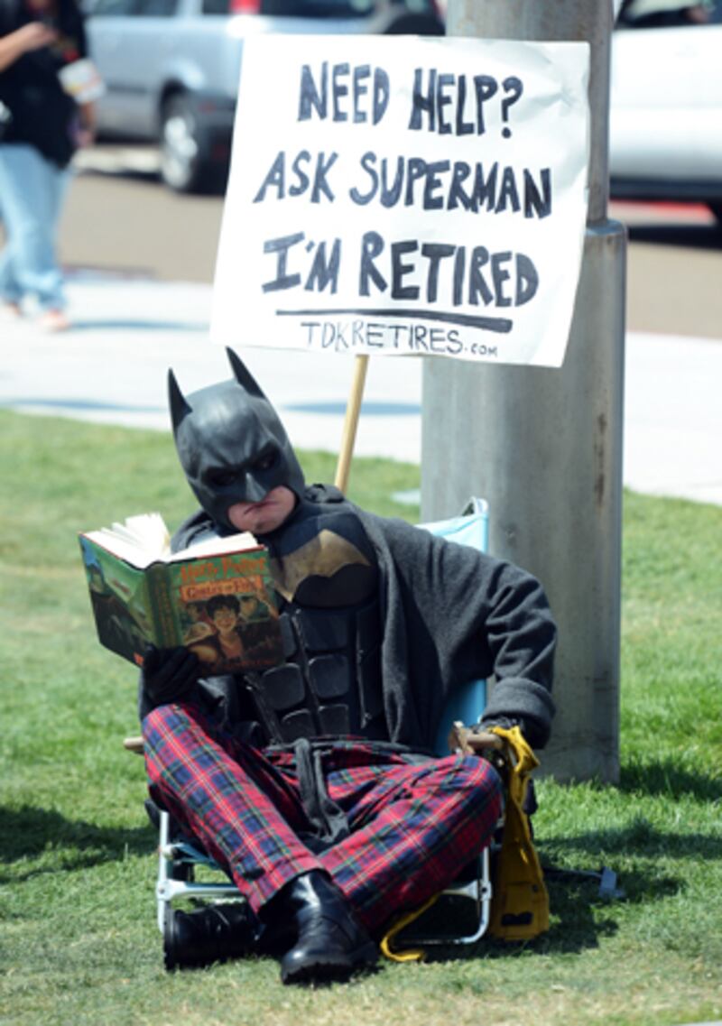 galleries/2012/07/16/the-craziest-costumes-from-comic-con-2012-photos/comic-con-costumes-batman_eeejfm