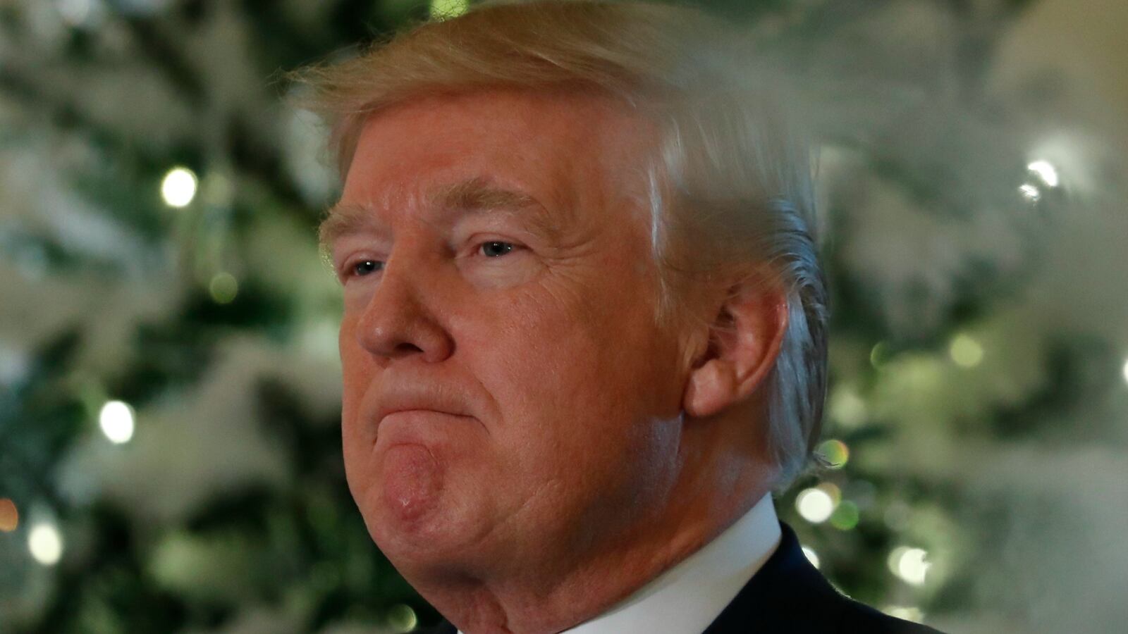 171213-trump-blames-bannon-moore-cheat_rwiqmz