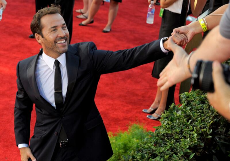 galleries/2009/12/31/celebrity-new-year-s-resolutions/celeb-ny-resolutions---jeremy-piven_nyegks