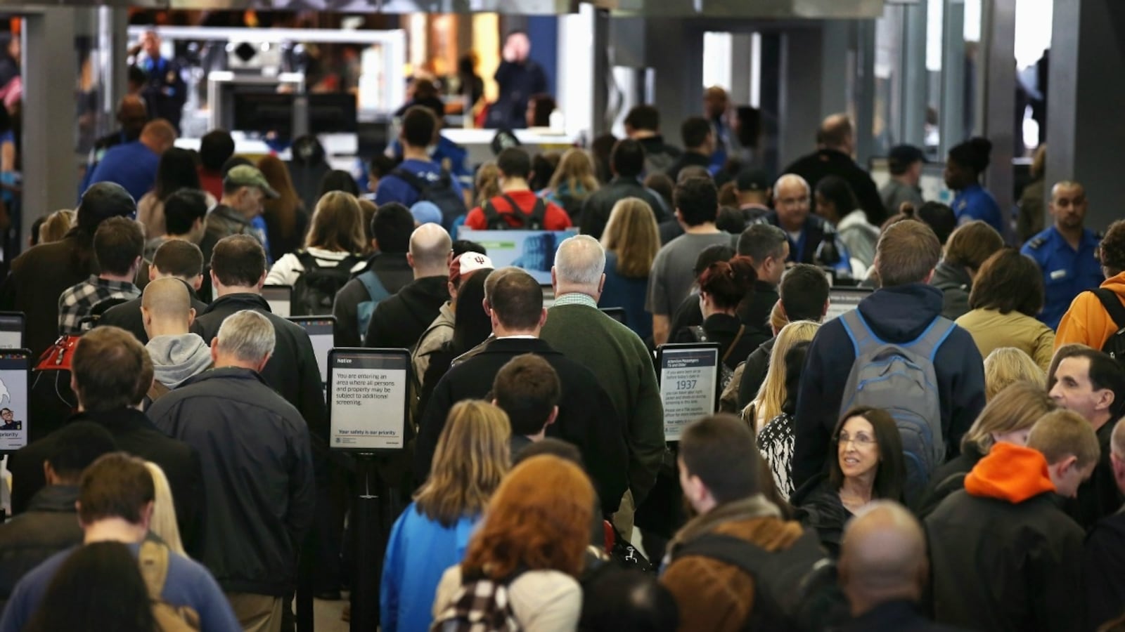 cheats/2012/11/21/chicago-fog-delays-thanksgiving-flights/thanksgiving-travel-cs_eejxkw