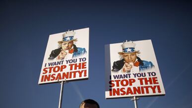 articles/2010/10/30/on-stewart-and-stephen-colberts-rally-the-age-gap/sarlin-rally_137692_deup09