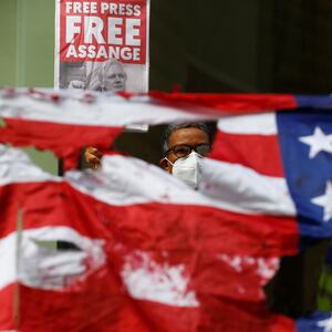 2020-09-09T095047Z_2116558239_RC2XUI9Z8QU8_RTRMADP_3_BRITAIN-ASSANGE_nkip4y