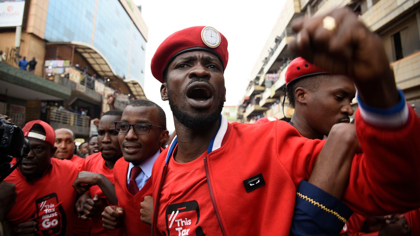 180912-sperber-uganada-tease_fphrbo