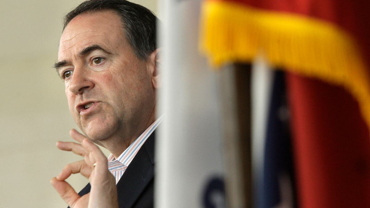 articles/2012/01/16/mike-huckabee-missed-his-moment-in-bowing-out-of-the-2012-race/huckabees-missed-moment-medved_hqhq6q