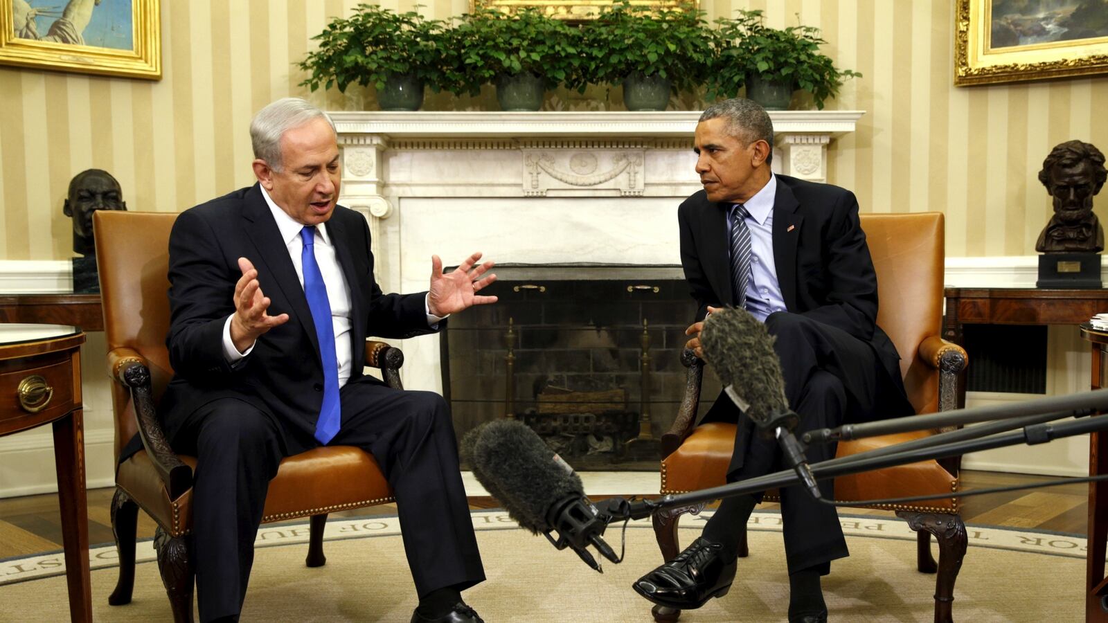 cheats/2015/11/09/obama-netanyahu-meet-to-calm-ties/151109-bibi-cheat_x0bcgi