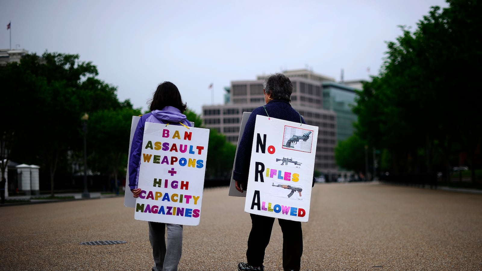 articles/2013/09/23/obama-concedes-washington-s-powerlessness-on-gun-control/130923-bouie-guns-tease_icszdo