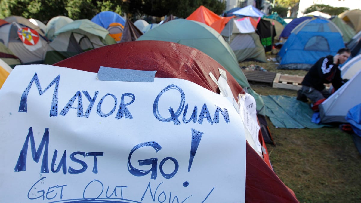 cheats/2011/11/01/occupy-oakland-back-at-city-hall/occupy-oakland-strike-cheat_go2agf