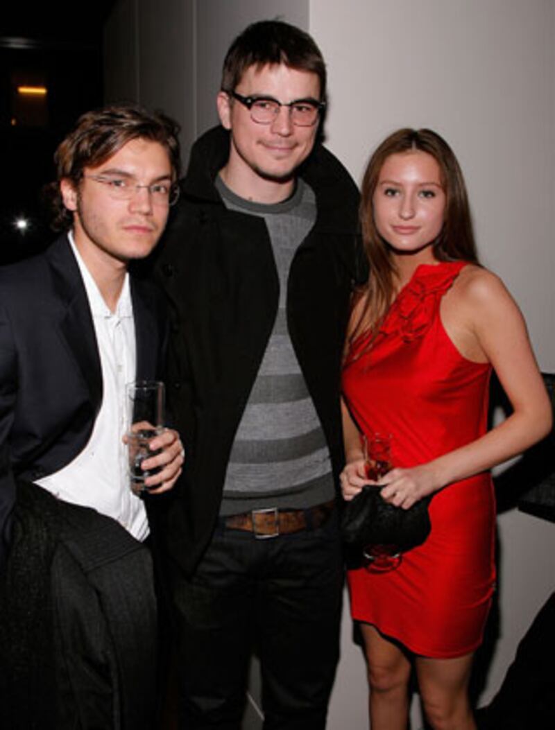 galleries/2009/02/18/armani-store-opening/armani-opening-13_jw8hck