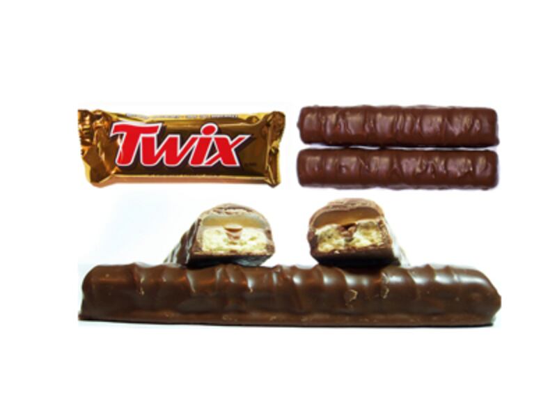 galleries/2011/10/14/most-fattening-halloween-candy-snickers-twix-kit-kat-candy-corn-photos/deadliest-halloween-candy-most-fattening-gal-twix_y2aguf