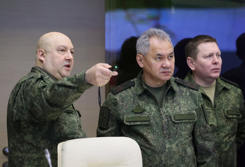 Russian Defence Minister Sergei Shoigu and General Sergei Surovikin, commander of Russian forces in Ukraine, visit the Joint Headquarters of the Russian armed forces involved in military operations in Ukraine, in an unknown location in Russia, in this picture released December 17, 2022. Sputnik/Gavriil Grigorov/Kremlin via REUTERS ATTENTION EDITORS - THIS IMAGE WAS PROVIDED BY A THIRD PARTY.