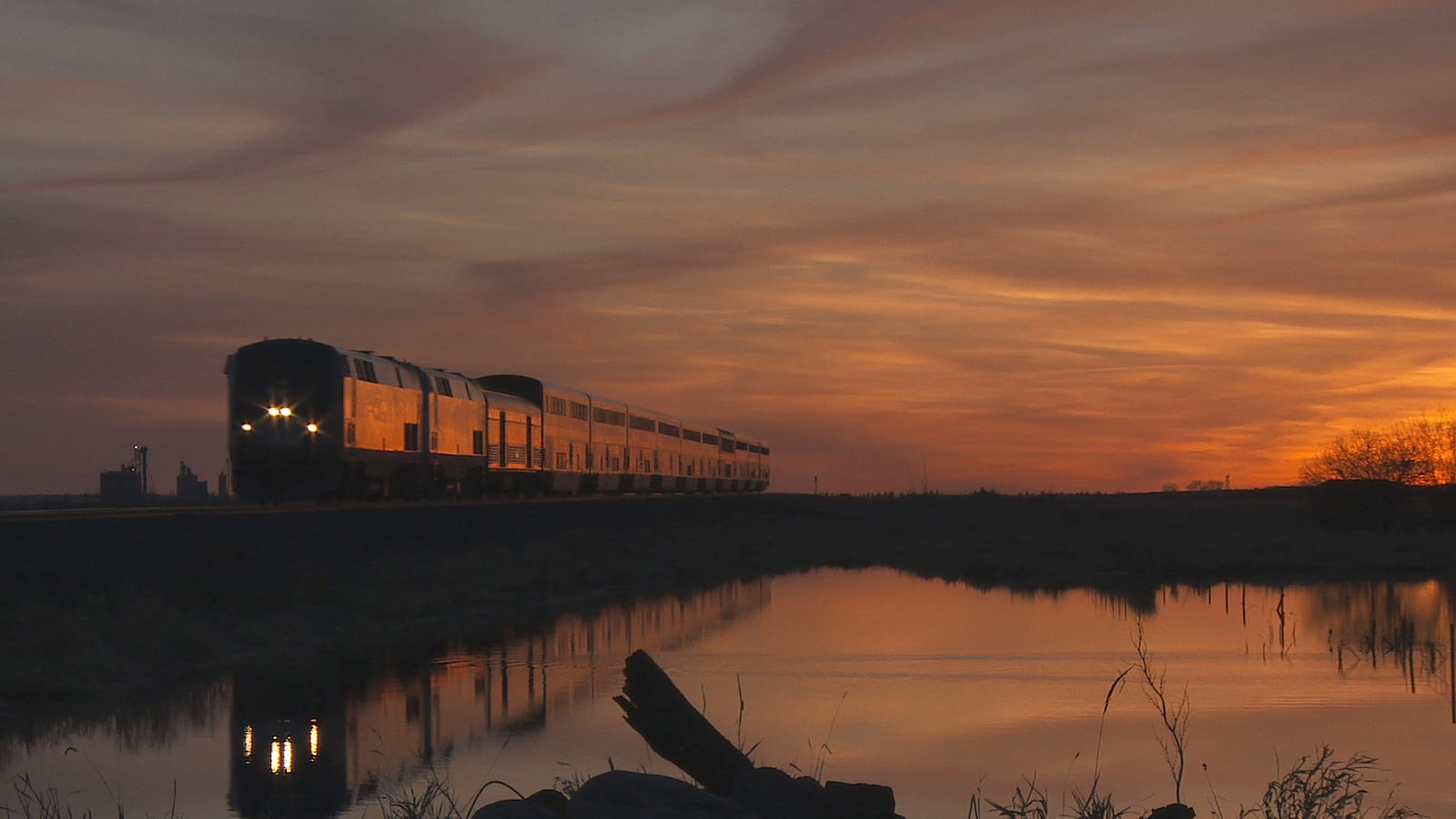 articles/2015/04/16/albert-maysles-epic-last-train-ride-the-beauty-of-in-transit/150416-shire-maysles-tease_yglqyz