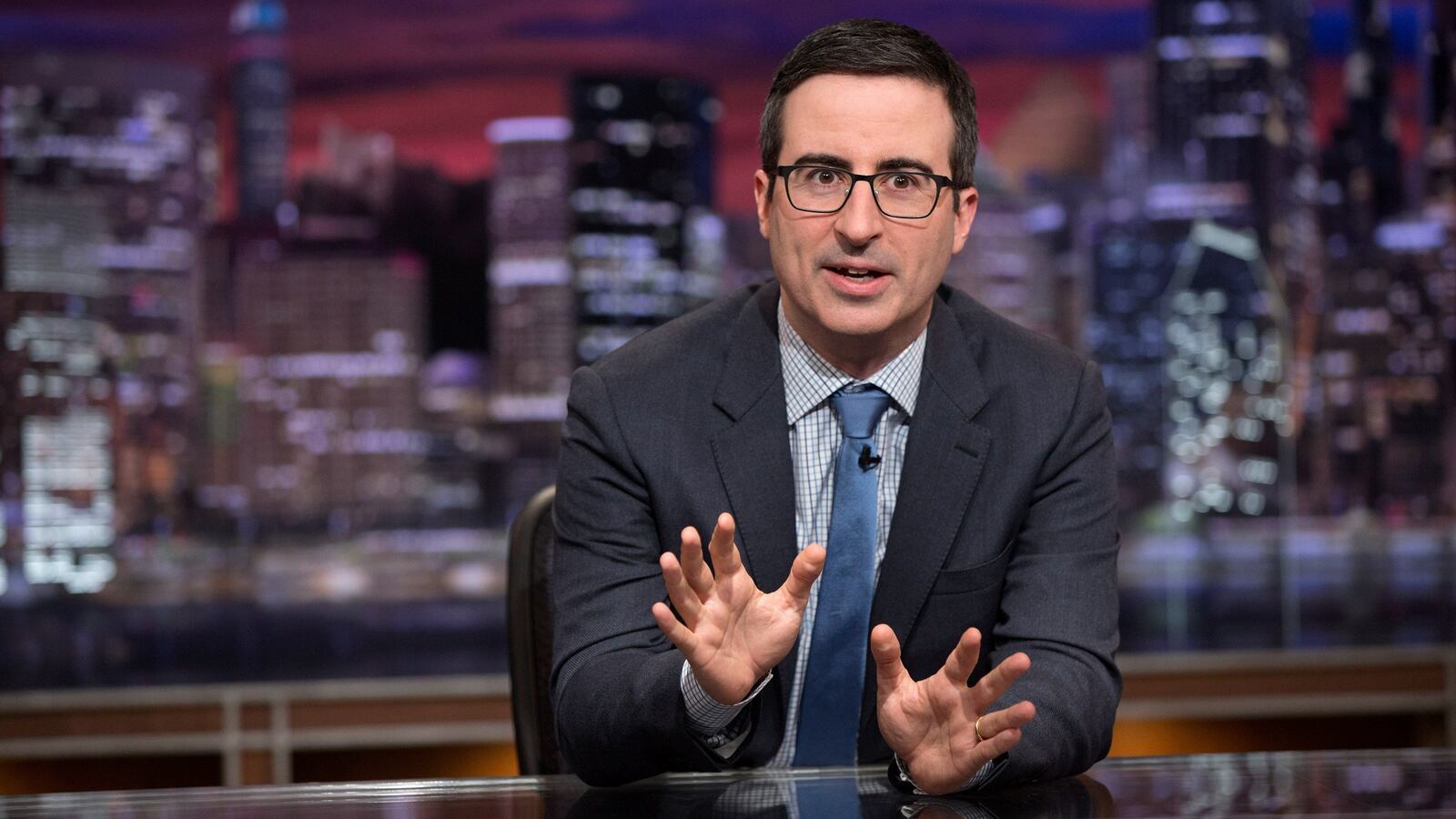 john-oliver-hbo-cnn-1498147664_ydejcx