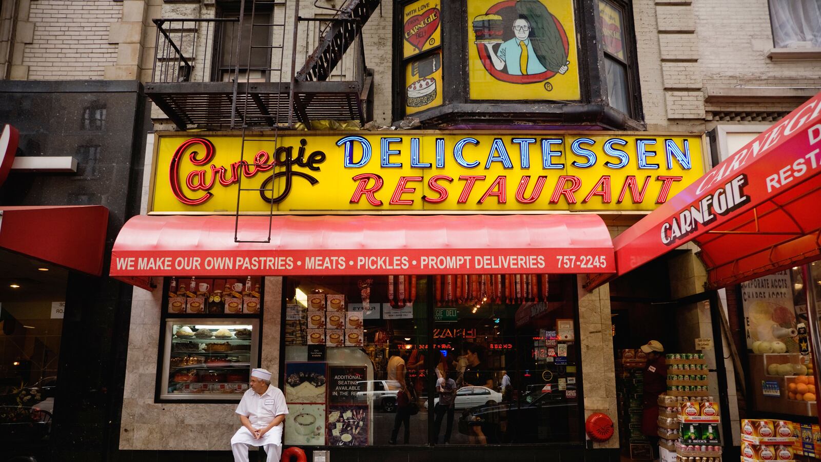 articles/2016/10/22/saying-goodbye-to-new-york-s-carnegie-deli/161021-sheraton-carnegie-tease_q1nzf6