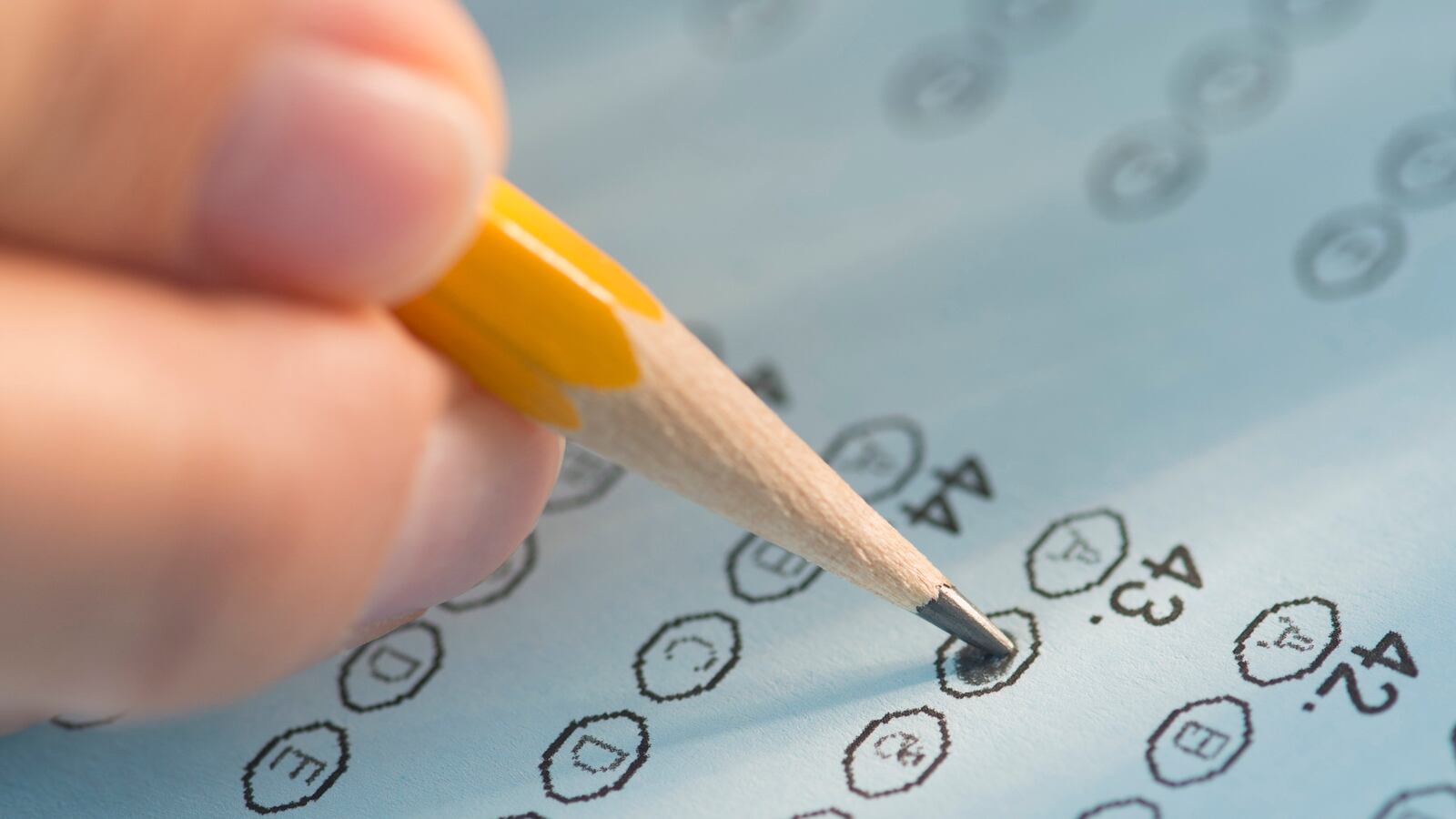 cheats/2013/05/09/cheating-scandal-at-barnard/130509-brenard-cheating-scandal-cheat_d71ji9