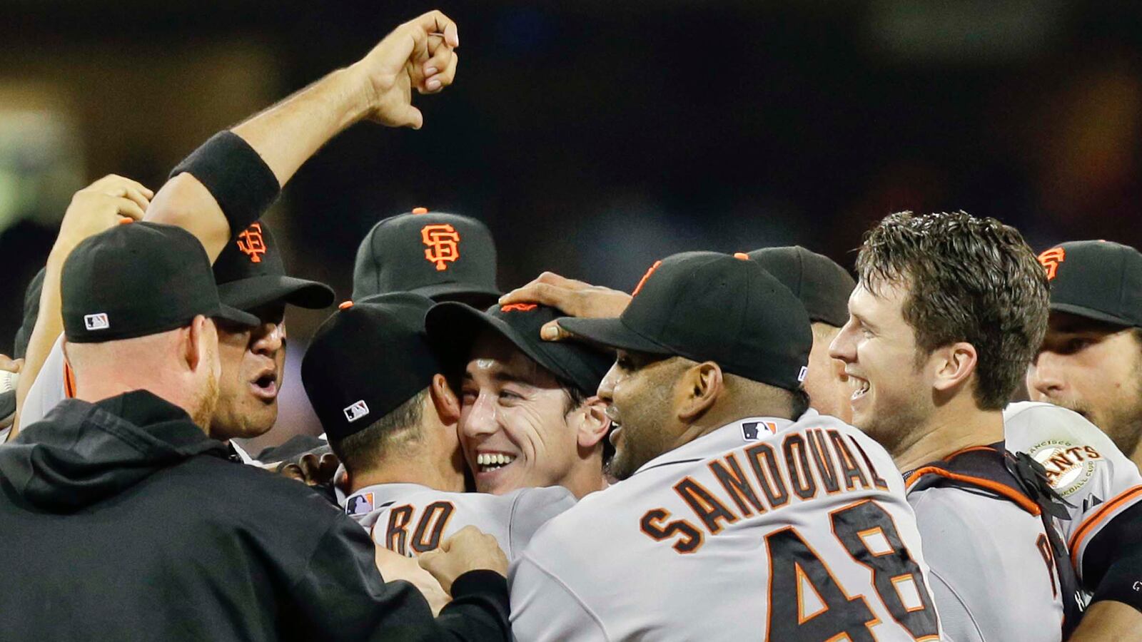 cheats/2013/07/14/giants-tim-lincecum-throws-no-hitter/130714-Tim-Lincecum-cheat_uzrkgu