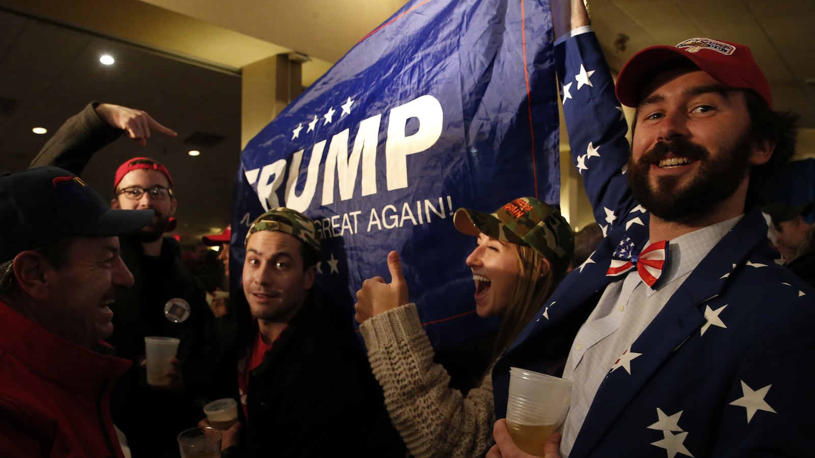 articles/2016/02/10/inside-trump-s-frat-boy-nirvana/160209-nuzzi-trump-party-tease_zdxced