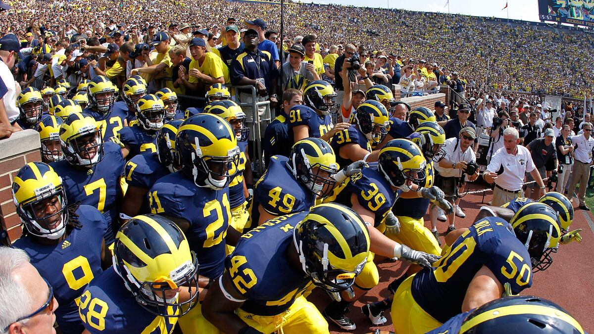 galleries/2011/09/28/top-20-college-football-teams-from-usc-to-lsu/top-20-football-michigan_s3ukjl