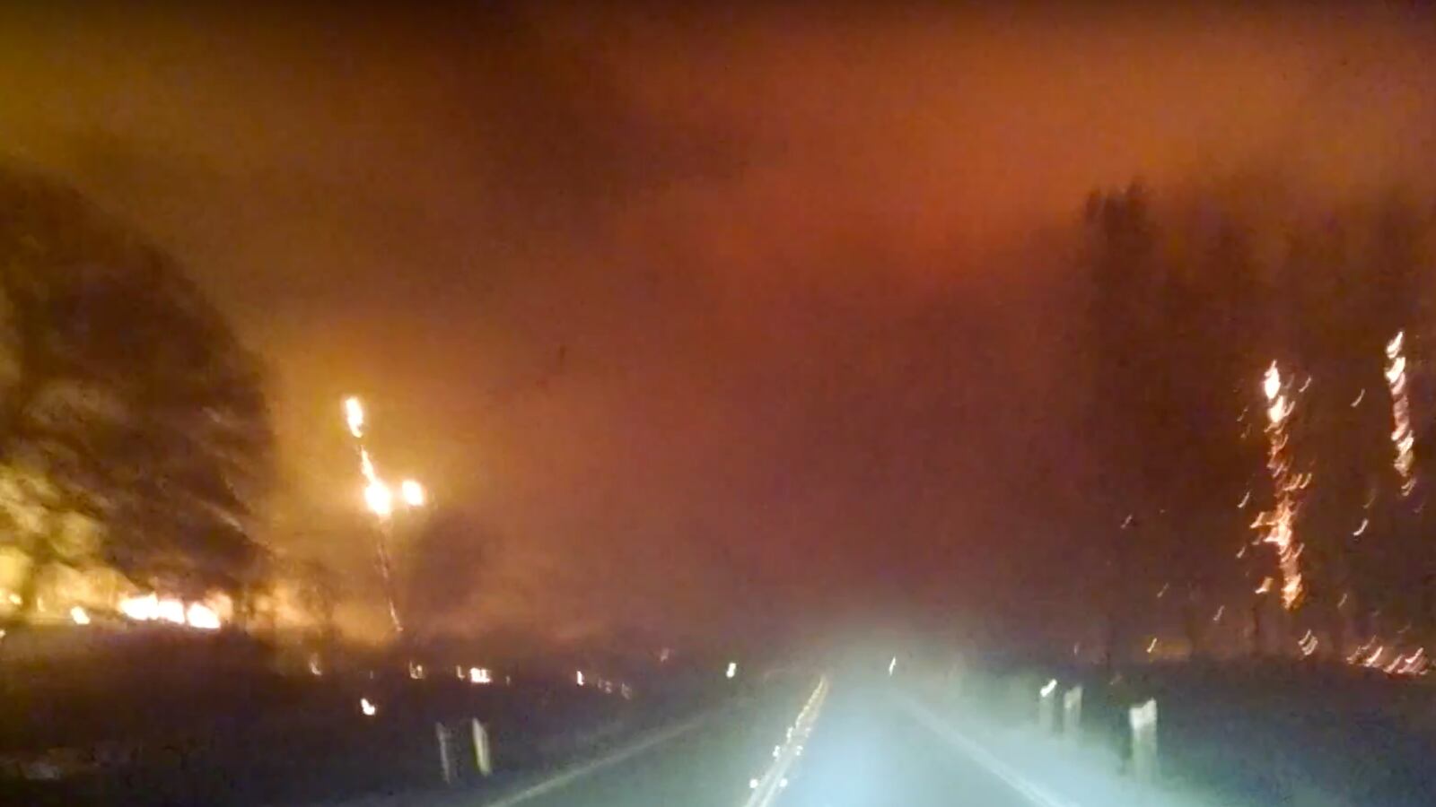 articles/2015/09/14/video-shows-hellish-escape-from-ca-fire/20150914-califire2-joiner_nshhxe