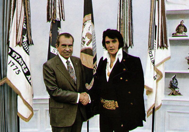 galleries/2010/06/16/awkward-presidential-encounters/awkward-prez-encounters---nixon-elvis_x39k6q