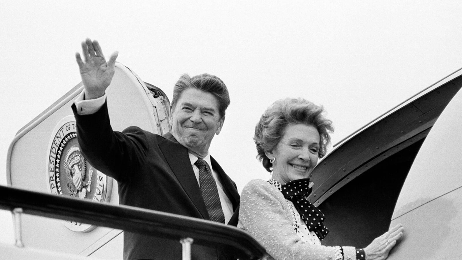 articles/2012/05/26/blood-for-sale-ronald-reagan-s-pagan-cult/reagan-blood-auction-siegel_mmj5he