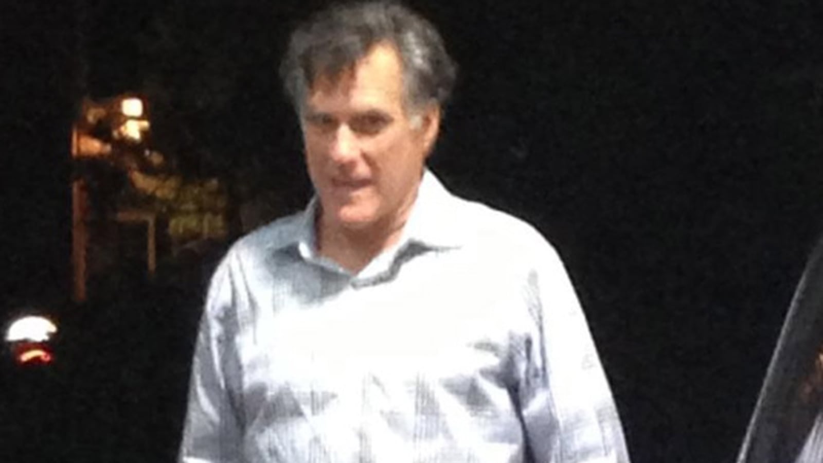 cheats/2012/11/20/romney-pumps-his-own-gas/romney-pumps-own-gas-cheat_jyzzsm